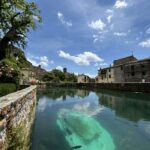 La testa ruotante di Kafka a Praga: indirizzo e quando si muove